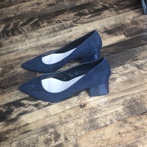 Zara size 38 (7.5) block heel pointed toe pumps